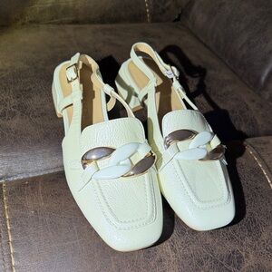 Chic Cream Slingback Loafers with Chain Detail size 39 Us 8-1/2